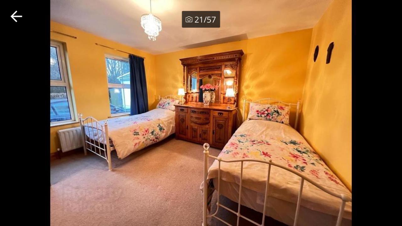 Bed and Breakfast Asdee House Бушмілс Екстер'єр фото